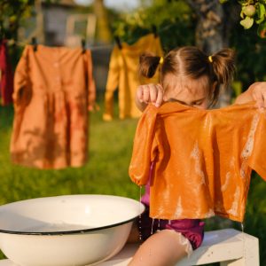 Simak Yuk ! 5 Tips Mencuci Baju Mudah Dengan Tangan Saat Puasa
